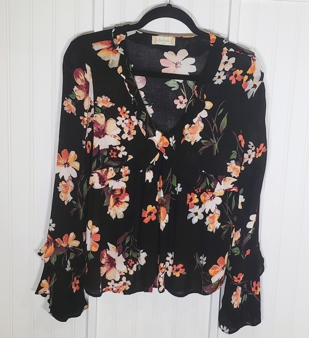 Altar'd State Boho Flowy Floral Ruffled Bell Sleeve Top Black white oran…